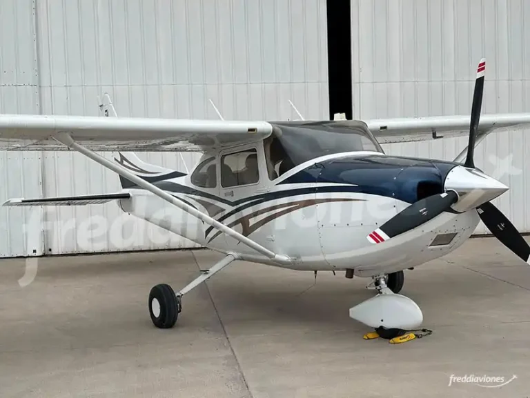 CESSNA 182 T SKYLANE en venta - Freddi Aviones